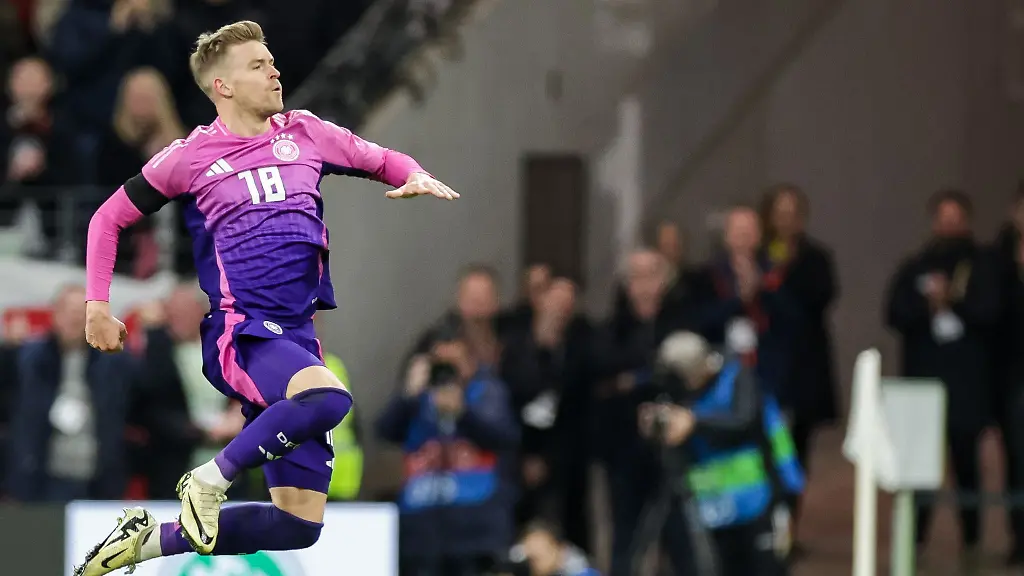 Maximilian-Mittelstaedt-jubelt-nach-seinem-Premierentreffer-im-DFB-Trikot