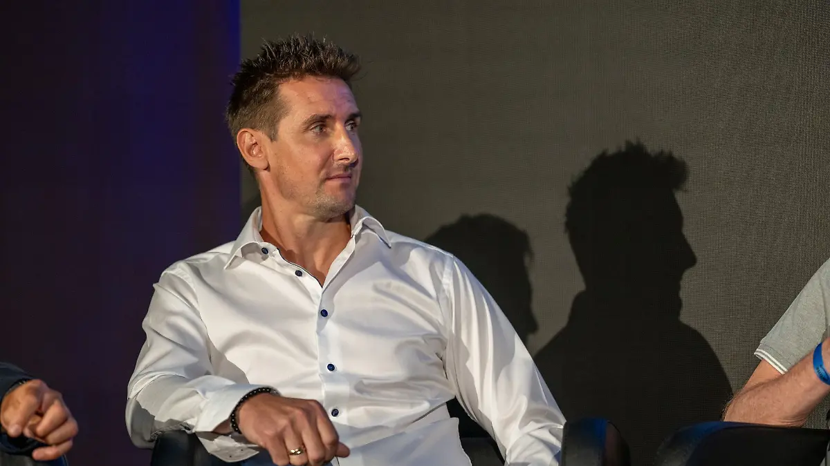Miroslav-Klose-ehemaliger-Fussballnationalspieler-nimmt-an-der-Pressekonferenz-teil