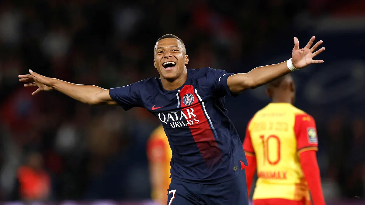2023-08-26T211952Z-1967215199-UP1EJ8Q1M6TAH-RTRMADP-3-SOCCER-FRANCE-PSG-LEN-REPORT