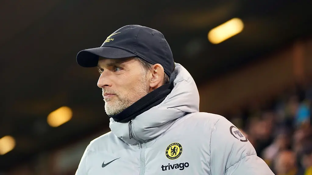 Thomas-Tuchel-damals-Trainer-des-FC-Chelsea-verfolgt-ein-Spiel-im-britischen-Norwich