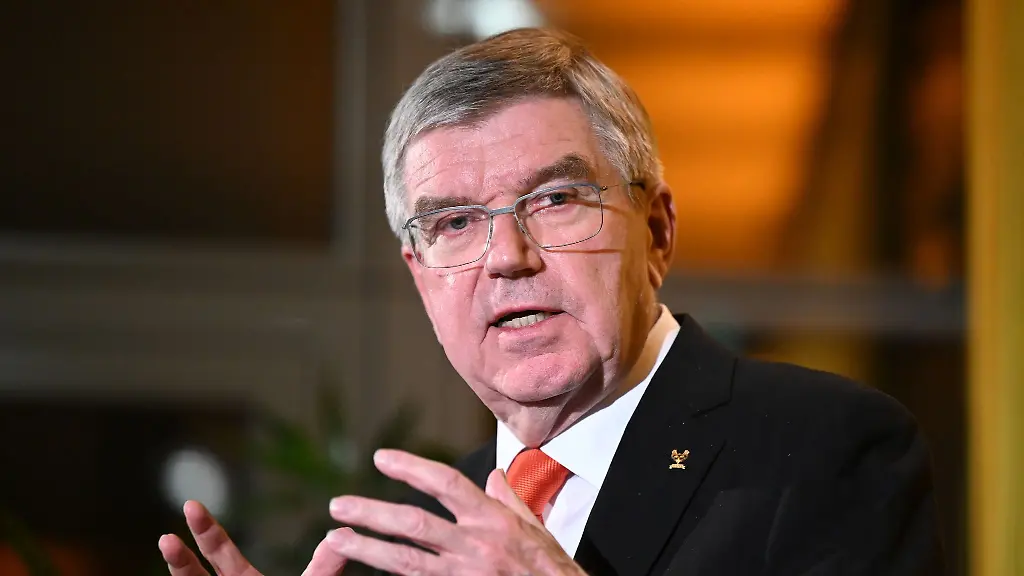 IOC-Chef-Thomas-Bach-widerspricht-der-scharfen-Kritik-an-einer-moeglichen-Rueckkehr-von-Russen-auf-die-internationalen-Sportbuehnen