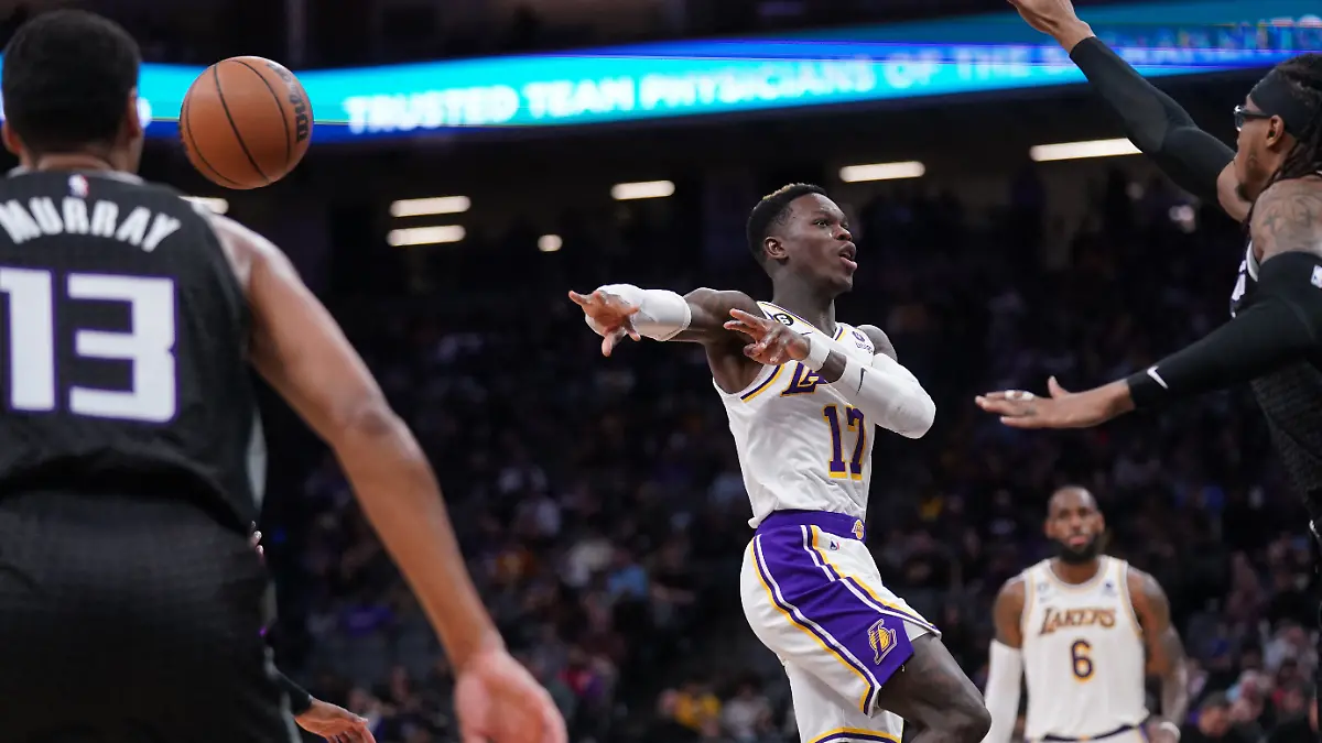 2023-01-08T060721Z-728591716-MT1USATODAY19746696-RTRMADP-3-NBA-LOS-ANGELES-LAKERS-AT-SACRAMENTO-KINGS