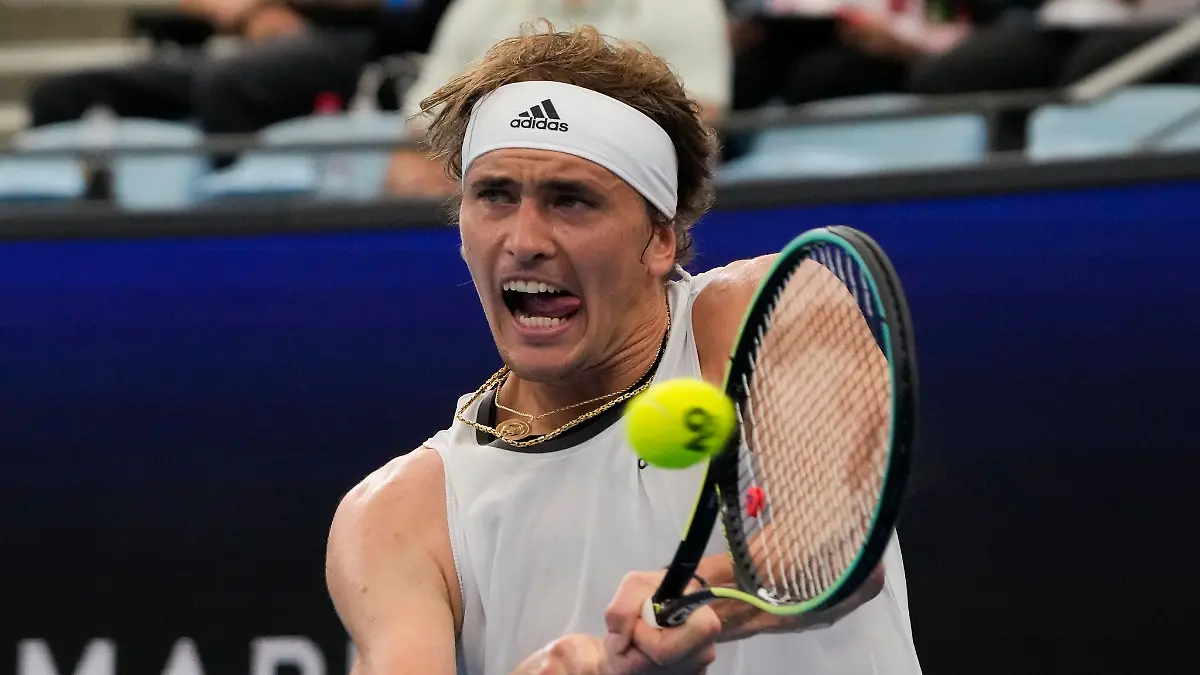 Tennis-Star-Alexander-Zverev-spielt-einen-Rueckhand-Return