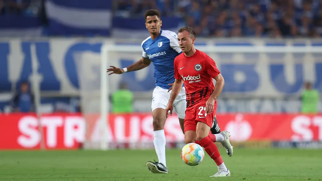 Mario-Goetze-r-gab-sein-Pflichtspiel-Debuet-fuer-die-Eintracht