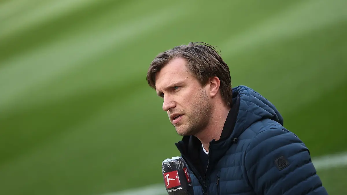 Markus-Kroesche-spricht-vor-einem-Spiel-im-Interview