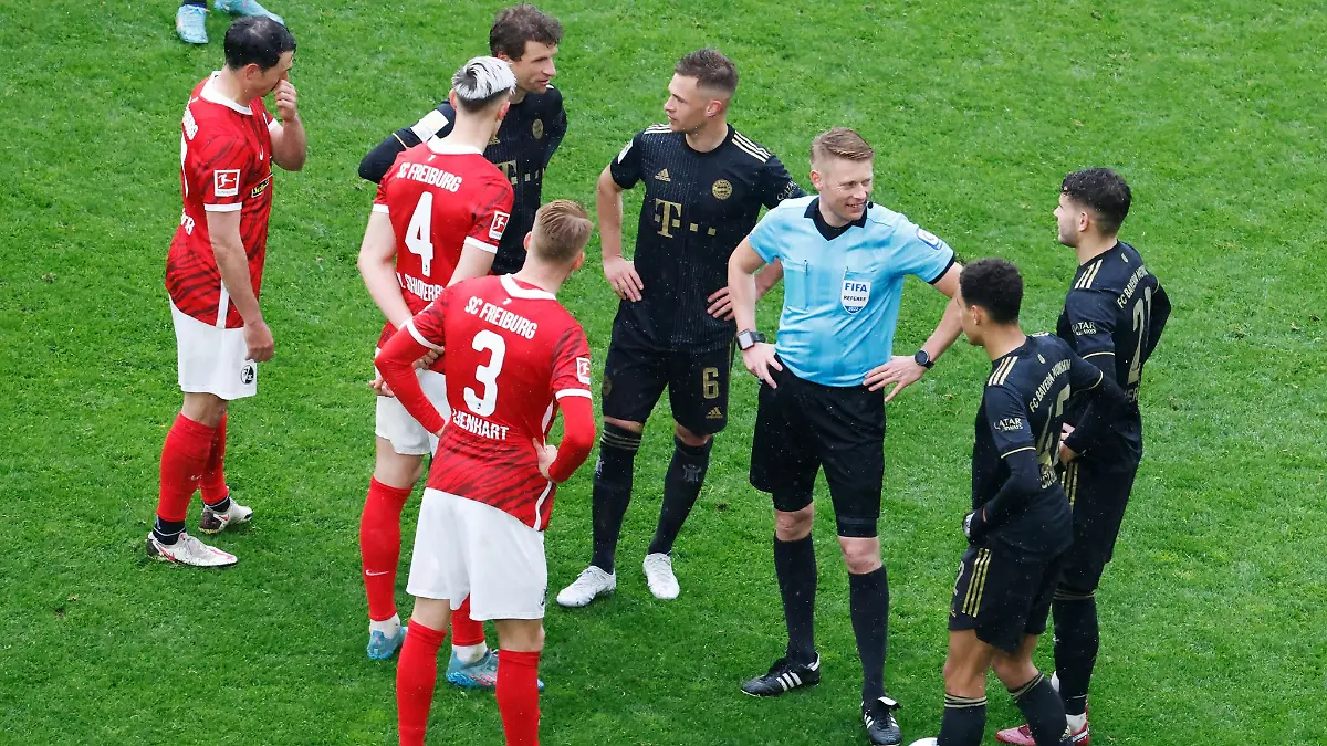 Nach-dem-Wechselfehler-in-der-Partie-des-SC-Freiburg-gegen-den-FC-Bayern-Muenchen-haben-die-Breisgauer-Einspruch-gegen-die-Wertung-des-Spiels-beim-DFB-eingelegt