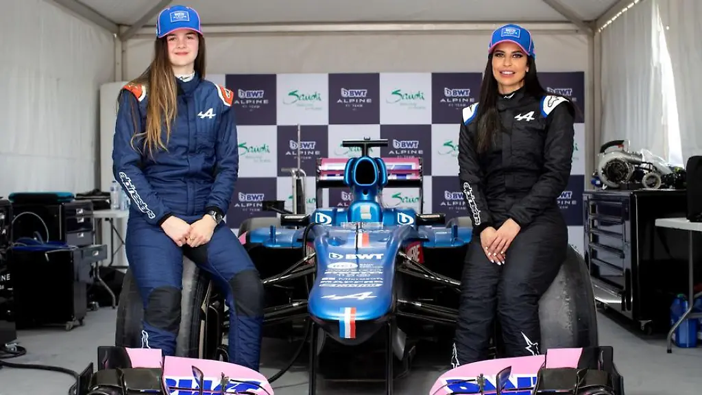 abbi-pulling-und-aseel-al-hamad-r