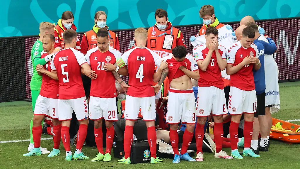 2021-06-12T000000Z-51708326-UP1EH6C1AS2ZX-RTRMADP-3-SOCCER-EURO-DNK-FIN-REPORT