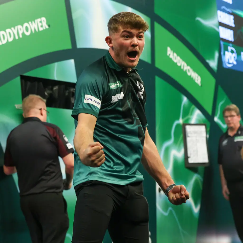 15-12-2025-2025-26-World-Darts-Championship-Charlie-Manby-wins-his-first-round-match-against-Cameron-Menzies-and-celebrates-during-the-2025-26-Paddy-Power-World-Darts-Championships-at-Alexandra-Palace-London-United-Kingdom-on-15-December-2025