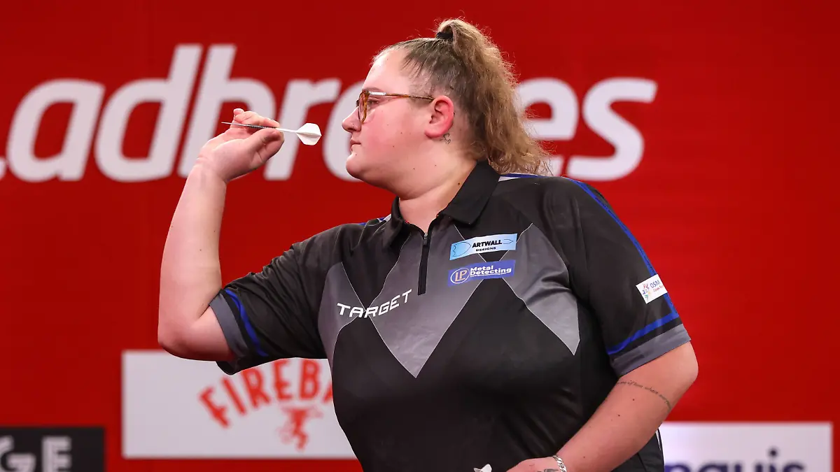 Darts-World-Youth-Final-Beau-Greaves-2025-World-Youth-Finals-at-Butlins-Minehead-Minehead-United-Kingdom-on-23-November-2025