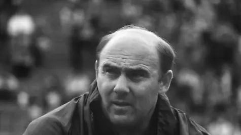 Anatoliy-Bondarchuk-warf-als-erster-Mann-den-Hammer-ueber-75-Meter
