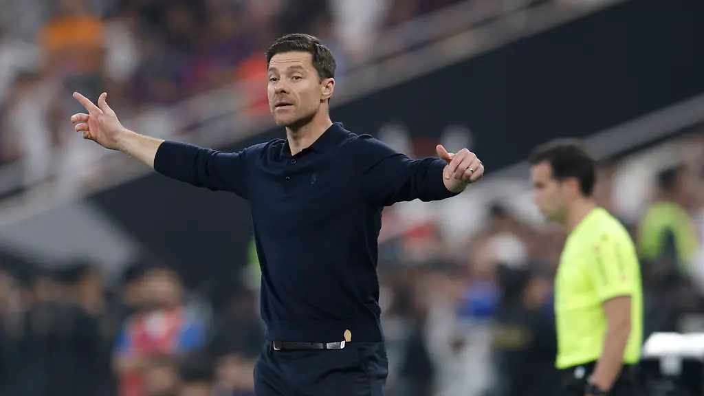Real-Madrid-coach-Xabi-Alonso-during-the-Spanish-Super-Cup-final-between-FC-Barcelona-Barca-and-Real-Madrid-at-King-Abdullah-Sports-City-stadium-in-Jeddah-Saudi-Arabia-11-January-2026-Super-Cup-of-Spain-Final