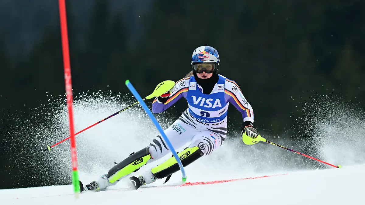 Emma-Aicher-from-Germany-competes-in-the-World-Cup-downhill-skiing-competition-women-s-slalom-in-Spindleruv-Mlyn-Czech-Republic-on-January-25-2026