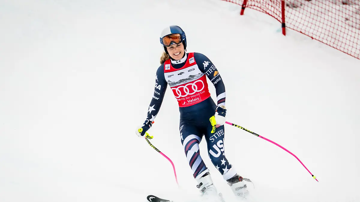Lindsey-Vonn-of-USA-reacts-after-her-fall-during-the-women-s-Downhill-race-at-the-Alpine-Skiing-FIS-Ski-World-Cup-in-Crans-Montana-Switzerland-Friday-January-30-2026