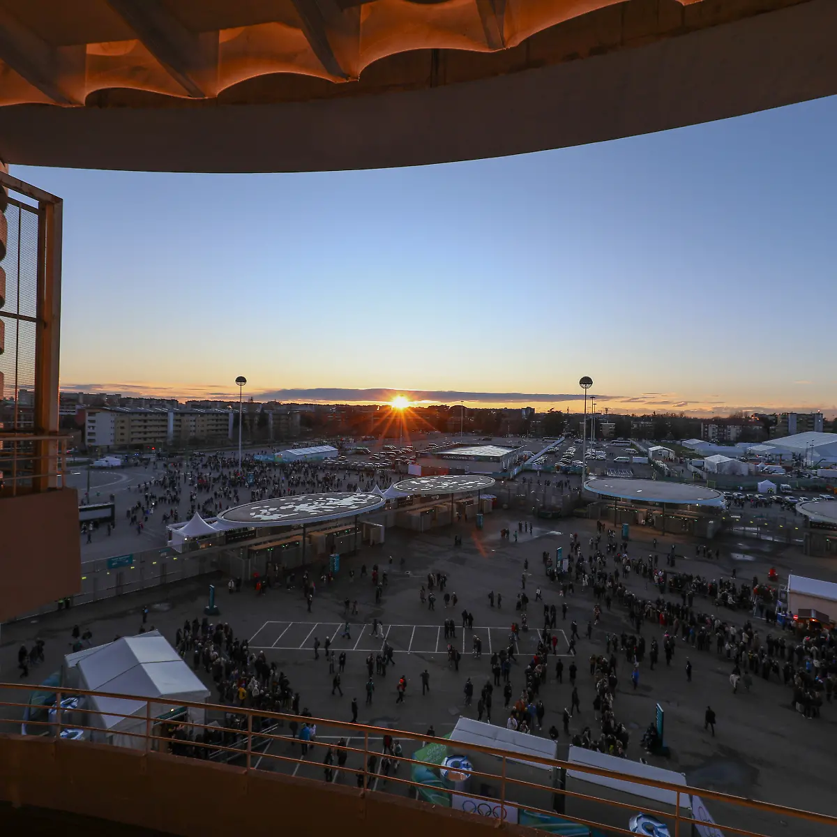 February-6-2026-Milan-Lombardy-Italy-Fans-flock-to-the-San-Siro-stadium-hours-ahead-of-the-Opening-Ceremony-of-the-XXV-Winter-Olympic-Games-commonly-know-as-the-Milano-Cortina-2026-Winter-Olympic-Games