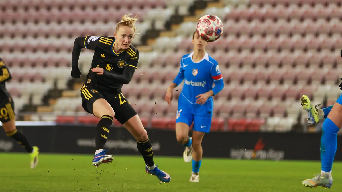 Manchester-United-ManU-Women-v-Athletico-de-Madrid-Femenino-UEFA-Women-s-Champions-League-Round-of-16-Second-Leg-25-26-Manchester-United-Women-s-Lea-Schuller-shooting-in-match-against-Athletico-de-Madrid-Femenino-UEFA-Women-s-Champions-League-Round-of-16-Second-Leg-25-26-19-02
