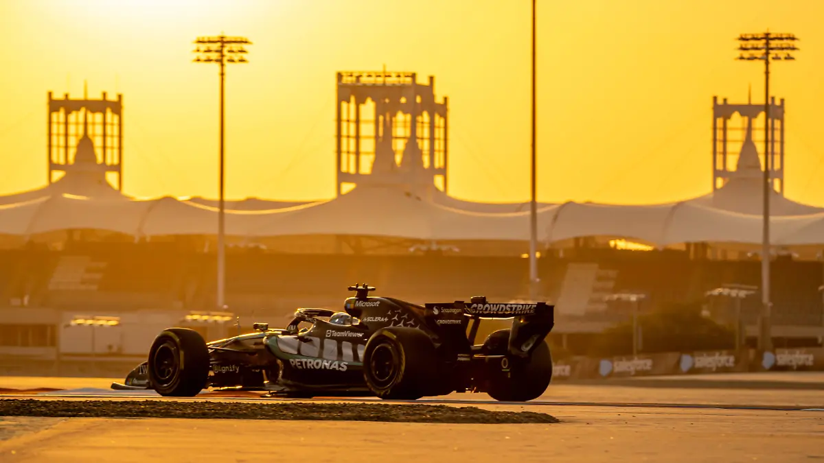 SAKHIR-BAHRAIN-George-Russell-racing-for-the-Mercedes-team-during-the-2026-Formula-1-Winter-Testing-at-the-Bahrain-International-Circuit-in-Sakhir-Bahrain