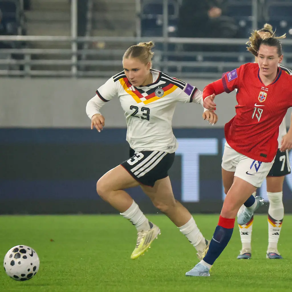 Stavanger-Norwegen-07-Maerz-2026-UEFA-Frauen-WM-Qualifikationsspiel-Norwegen-Frauen-vs-Deutschland-Frauen-Im-Bild-v-li