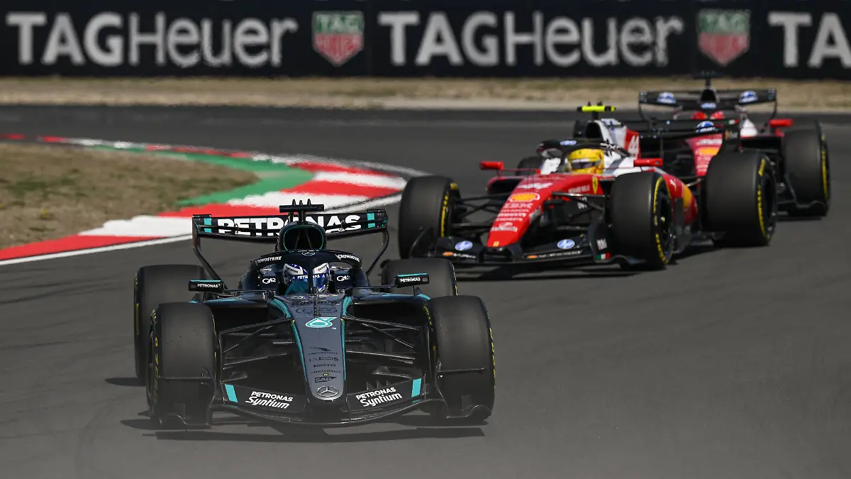 F1-Chinese-Grand-Prix-2026-Sprint-Race-SHANGHAI-CHINA-MARCH-14-George-Russell-of-Mercedes-AMG-Petronas-Formula-One-Team-drives-his-W17-during-the-Sprint-Race-at-the-2026-Chinese-Grand-Prix-at-the-Shanghai-International-Circuit-in-Shanghai-China-on-March-14-2026-Shanghai-China-PUBLICATIONxNOTxINxFRA-Copyright-xArturxWidakx-originalFilename-widak-f1chines260314-nprMR