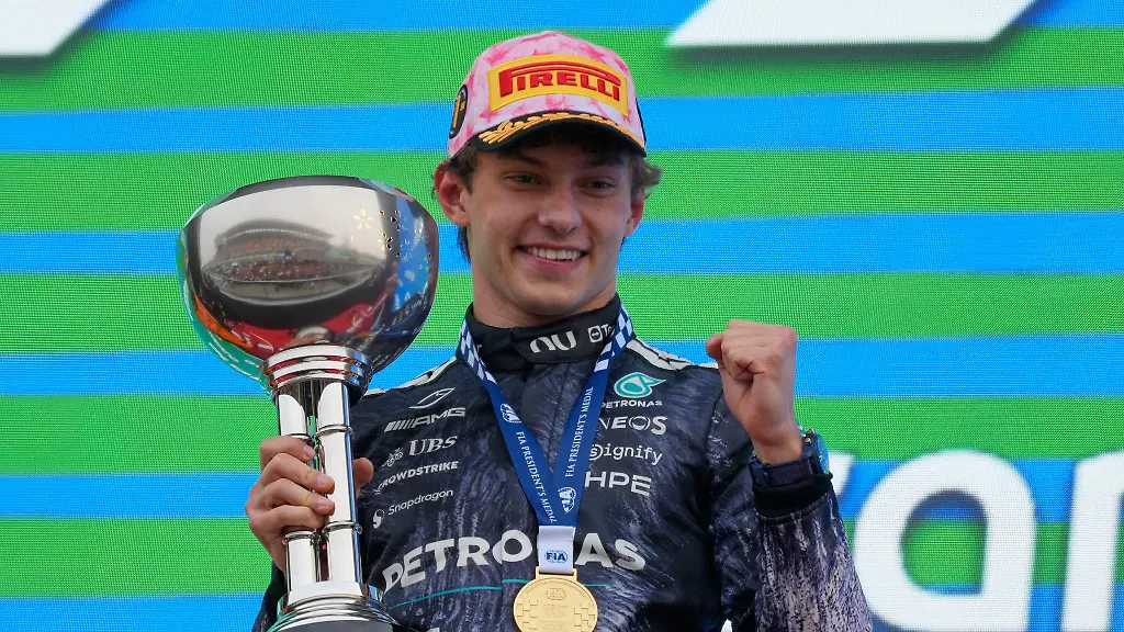 Kimi-Antonelli-gelang-der-zweite-Sieg-binnen-zwei-Wochen