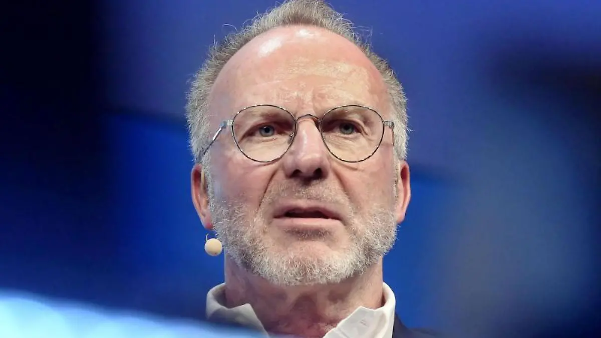 Muenchens-Vorstandschef-Karl-Heinz-Rummenigge-spricht-auf-dem-SpoBis-Kongress