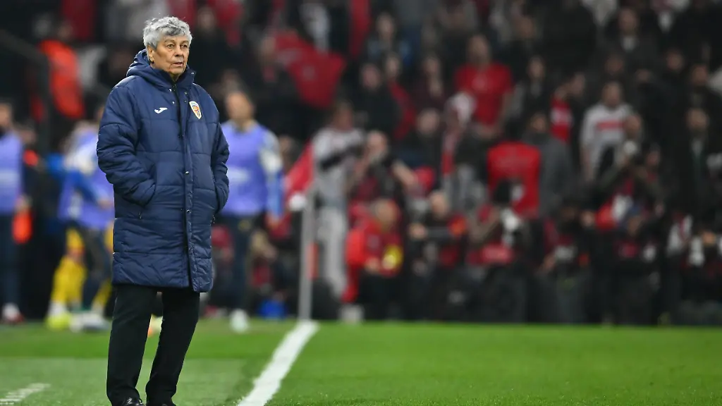 Turkey-v-Romania-FIFA-World-Cup-WM-Weltmeisterschaft-Fussball-2026-European-Qualifiers-KO-play-offs-Mircea-Lucescu-reacts-during-the-FIFA-World-Cup-2026-European-Qualifiers-knockout-play-offs-game-between-Turkey-and-Romania-in-Istanbul-Turkey-on-March-26-2026