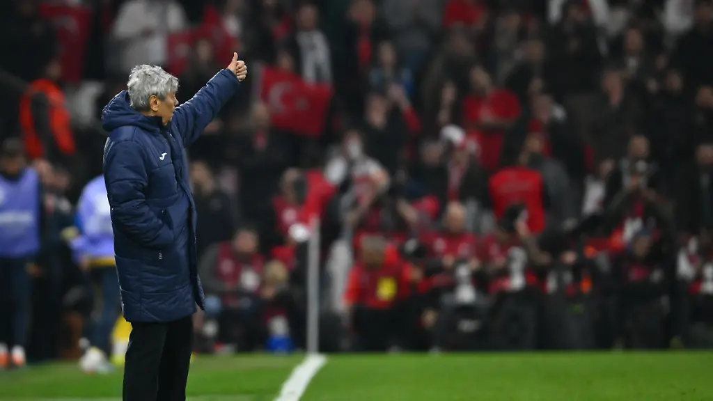 Mircea-Lucescu-head-coach-of-Romania-reacts-during-the-FIFA-World-Cup-2026-European-Qualifiers-knockout-play-offs-game-between-Turkiye-and-Romania-in-Istanbul-Turkey-on-March-26-2026