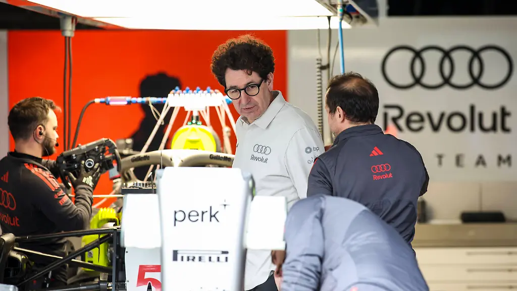 F1-JAPANESE-GRAND-PRIX-2026-Audi-F1-Team-mechanic-mecanicien-mechanics-BINOTTO-Mattia-ita-Team-Principal-of-Audi-F1-Team-portrait-during-the-Formula-1-Japanese-Grand-Prix-2026-3rd-round-of-the-2026-Formula-One-World-Championship-WM-Weltmeisterschaft-from-March-27-to-29-2026-on-the-Suzuka-Circuit-in-Suzuka-Japan-SuzukaJapan-PUBLICATIONxNOTxINxFRAxBEL-Copyright-xXavixBonillax