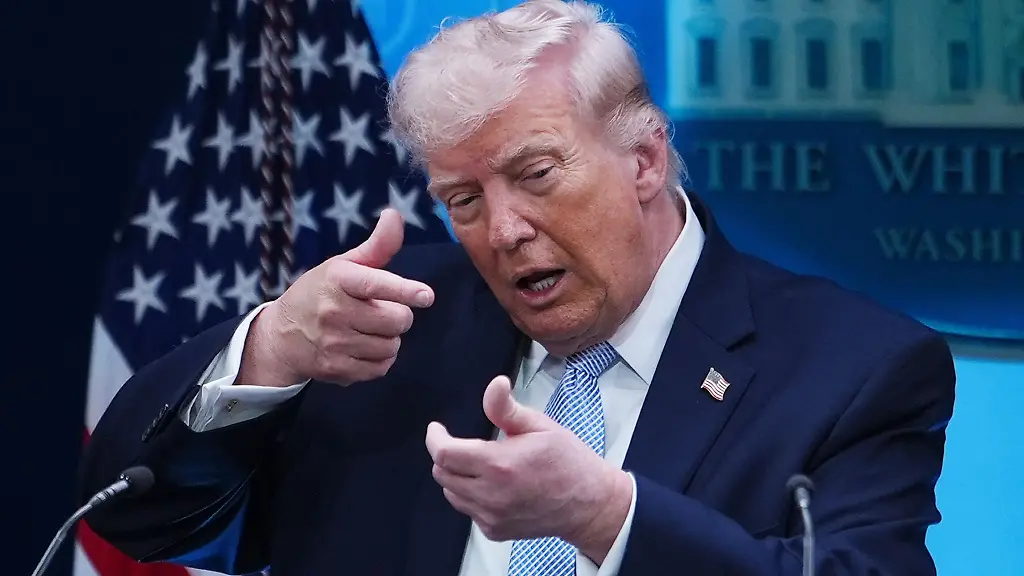 Waehlt-wieder-einmal-drastische-Worte-um-dem-Iran-zu-drohen-US-Praesident-Trump
