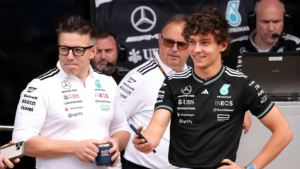 Kann-Peter-Bonnington-l-auch-Kimi-Antonelli-r-auf-dem-WM-Pfad-helfen-Archivbild
