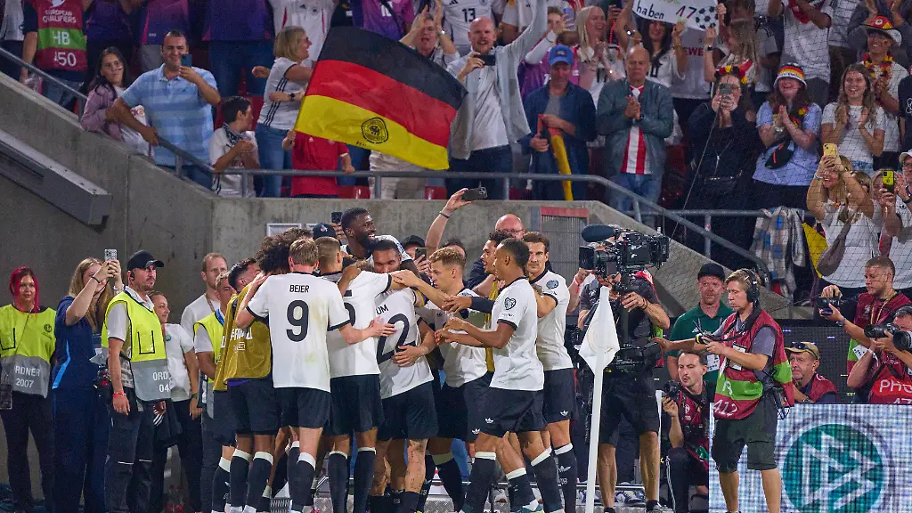 Florian-Wirtz-of-Germany-scores-for-3-1-and-celebrates-his-her-goal-happy-laugh-celebration-in-the-FIFA-World-Cup-2026-qualifier-match-GERMANY-NORTHERN-IRELAND-3-1-in-Season-2025-2026-at-Sept-7-2025-in-Cologne-Germany