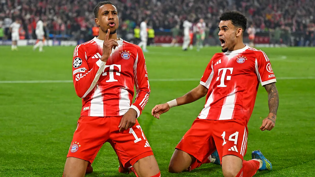 15-04-2026-Fussball-UEFA-Championsleague-2025-2026-Viertelfinale-Rueckspiel-FC-Bayern-Muenchen-Real-Madrid-in-der-Allianz-Arena-Muenchen-v-l-Michael-Olise-FC-Bayern-Muenchen-und-Luis-Diaz-FC-Bayern-Muenchen-feiern-das-4-3-DFL-and-DFB-regulations-prohibit-any-use-of-photographs-as-image-sequences-and-or-quasi-video