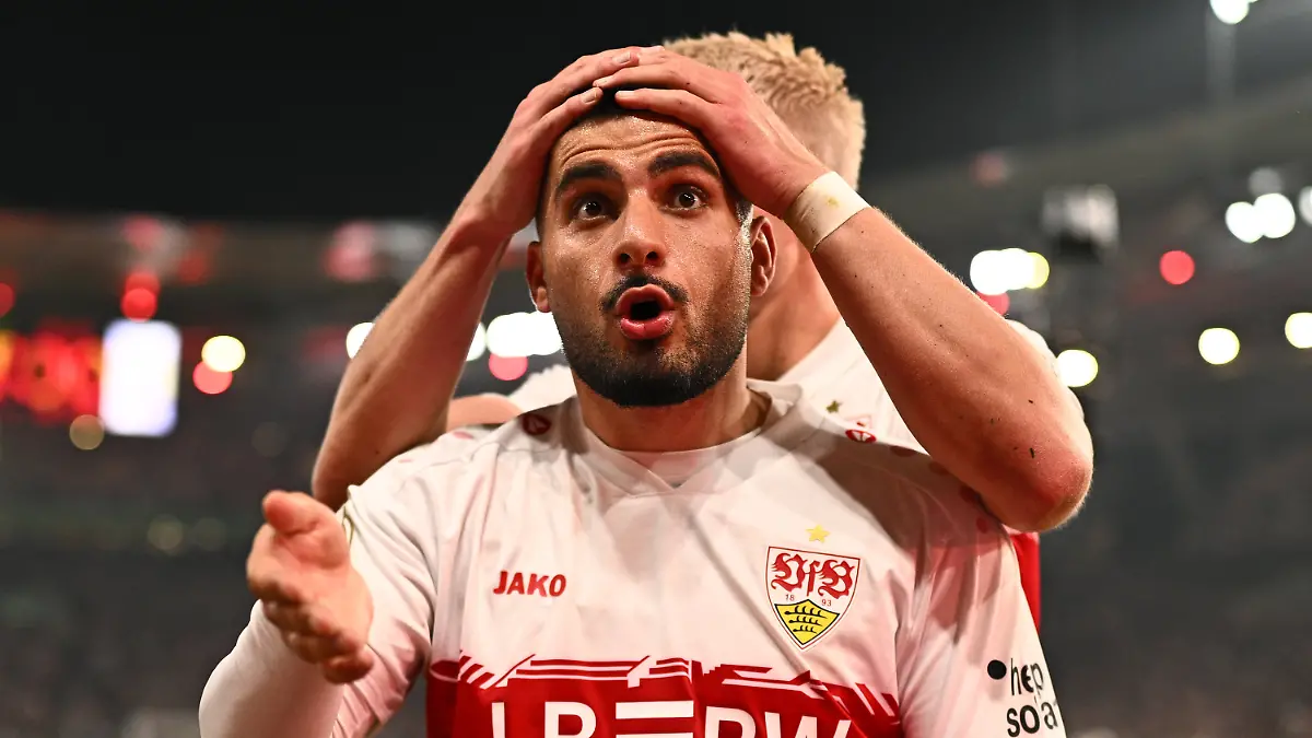 23-04-2026-Baden-Wuerttemberg-Stuttgart-Fussball-DFB-Pokal-VfB-Stuttgart-SC-Freiburg-Halbfinale-MHPArena-Deniz-Undav-VfB-Stuttgart-jubelt-mit-Ermedin-Demirovic-r-VfB-Stuttgart-ueber-das-Tor-zum-1-1-WICHTIGER-HINWEIS-Gemaess-den-Vorgaben-der-DFL-Deutsche-Fussball-Liga-bzw-des-DFB-Deutscher-Fussball-Bund-ist-es-untersagt-in-dem-Stadion-und-oder-vom-Spiel-angefertigte-Fotoaufnahmen-in-Form-von-Sequenzbildern-und-oder-videoaehnlichen-Fotostrecken-zu-verwerten-bzw-verwerten-zu-lassen