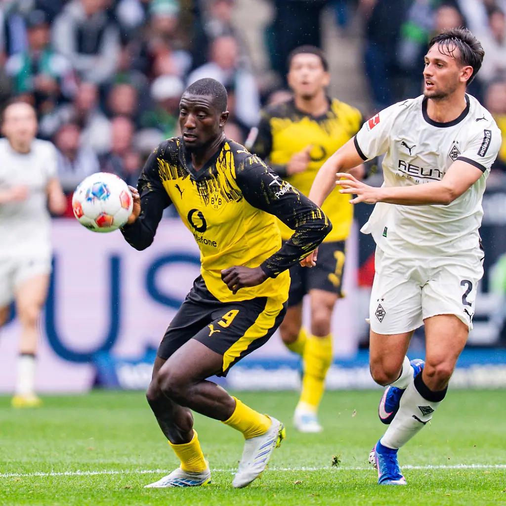 03-05-2026-Borussia-Moenchengladbach-vs-Borussia-Dortmund-1-Bundesliga-32-Spieltag-Serhou-Guirassy-Borussia-Dortmund-9-Fabio-Chiarodia-Borussia-Moenchengladbach-2-Wichtiger-Hinweis-Gemaess-den-Vorgaben-der-DFL-Deutsche-Fussball-Liga-bzw