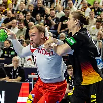Simon-Bogetoft-Pytlick-Daenemark-43-vs-Juri-Knorr-Deutschland-15-GER-Deutschland-GER-vs-Daenemark-DEN-Handball-Laenderspiel-Herren-Spielzeit-2025-2026-17-05