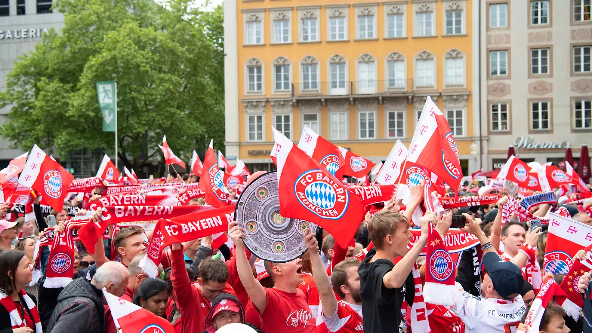 17-05-2026-Fussball-Bundesliga-2025-2026-Meisterfeier-des-FC-Bayern-Muenchen-auf-dem-Rathausbalkon-in-Muenchen