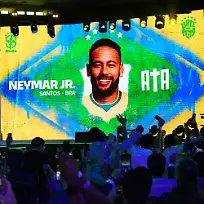 18-05-2026-Brasilien-Rio-de-Janeiro-Auf-einem-Bildschirm-ist-ein-Bild-von-Neymar-zu-sehen-nachdem-Trainer-Carlo-Ancelotti-l-ihn-in-den-Kader-Brasiliens-fuer-die-FIFA-Fussball-Weltmeisterschaft-2026-in-Rio-de-Janeiro-aufgenommen-hat