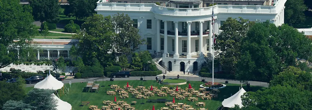 Tables-and-seats-are-arranged-on-the-South-Lawn-of-the-White-House-in-Washington-in-preparation-for-tonight-s-Congressional-Picnic-hosted-by-President-Donald-Trump-Tuesday-May-19-2026