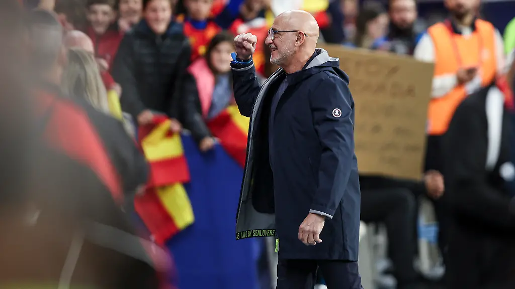 Luis-De-La-Fuente-coach-of-Spain-during-the-international-friendly-match-between-Spain-and-Egypt-at-RCD-Stadium-in-Barcelona-Spain-on-March-31-2026-The-match-takes-place-prior-to-the-FIFA-World-Cup