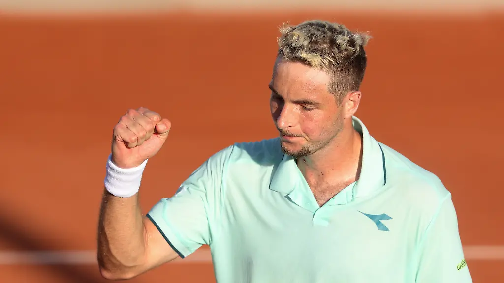 Tennis-Grand-Slam-ATP-Tour-French-Open-Einzel-Maenner-1-Runde-Bublik-Kasachstan-Struff-Deutschland-Jan-Lennard-Struff-jubelt-nach-seinem-Sieg