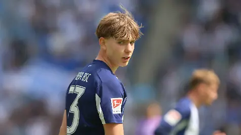10-05-2025-xtgx-Fussball-2-Bundesliga-Hertha-BSC-Berlin-SpVgg-Greuther-Fuerth-emspor-v-l