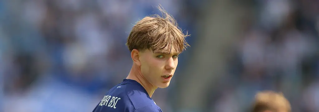10-05-2025-xtgx-Fussball-2-Bundesliga-Hertha-BSC-Berlin-SpVgg-Greuther-Fuerth-emspor-v-l