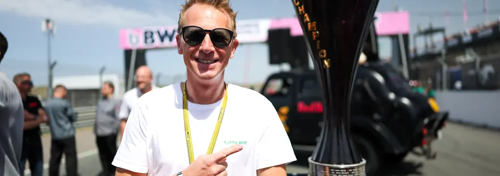 Fabian-Wegmann-besuchte-zum-ersten-Mal-die-DTM