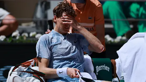 Tennis-French-Open-Roland-Garros-Paris-France-May-28-2026-Italy-s-Jannik-Sinner-reacts-during-a-break-in-play-in-his-second-round-match-against-Argentina-s-Juan-Manuel-Cerundolo-REUTERS-Stephanie-Lecocq-TPX-IMAGES-OF-THE-DAY