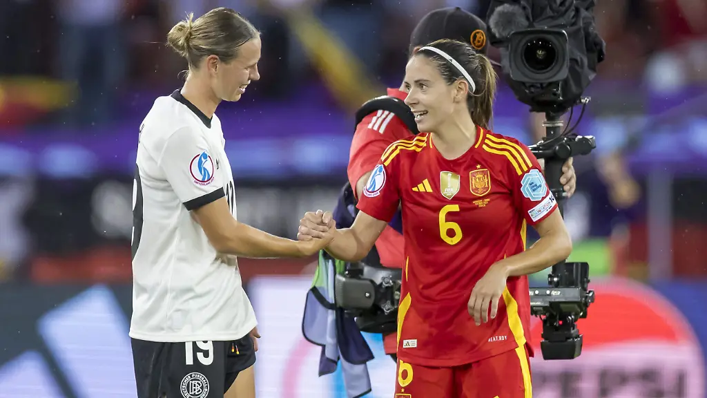 Germany-s-Klara-Buehl-left-congratulates-Spain-s-Aitana-Bonmati-right-after-the-UEFA-Women-s-EURO-2025-semi-final-soccer-match-between-Germany-and-Spain-at-the-Letzigrund-stadium-in-Zurich-Switzerland-on-Wednesday-July-23-2025