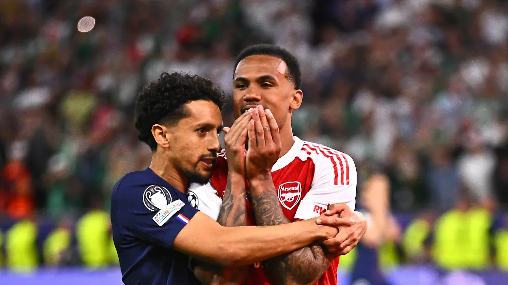 30-05-2026-Ungarn-Budapest-Fussball-Maenner-Champions-League-Paris-Saint-Germain-PSG-FC-Arsenal-Finale-Puskas-Arena-Gabriel-r-FC-Arsenal-wird-nach-seinem-verschossenen-Elfmeter-im-Elfmeterschiessen-von-Marquinhos-Paris-Saint-Germain-getroestet