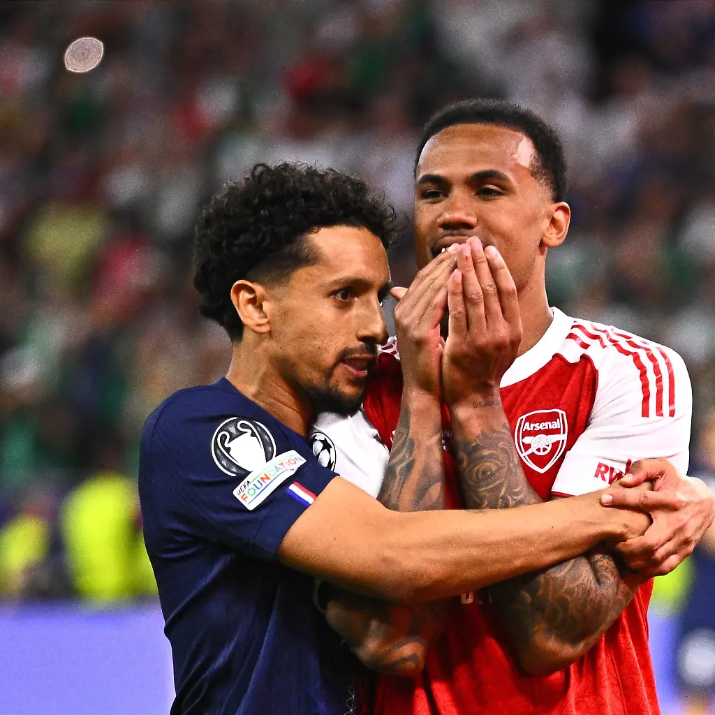 30-05-2026-Ungarn-Budapest-Fussball-Maenner-Champions-League-Paris-Saint-Germain-PSG-FC-Arsenal-Finale-Puskas-Arena-Gabriel-r-FC-Arsenal-wird-nach-seinem-verschossenen-Elfmeter-im-Elfmeterschiessen-von-Marquinhos-Paris-Saint-Germain-getroestet