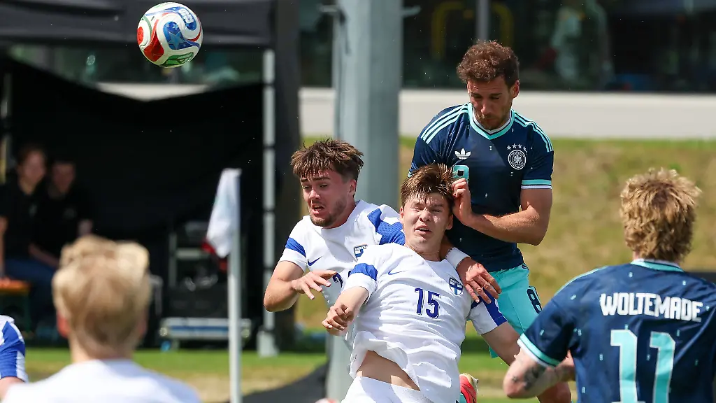 FRANKFURT-AM-MAIN-DEUTSCHLAND-01-Juni-2026-Die-deutsche-Nationalmannschaft-verabschiedet-sich-beim-offiziellen-Abschiedsevent-am-DFB-Campus-vor-der-Abreise-zur-FIFA-Fussball-Weltmeisterschaft-2026-in-den-USA-v-l
