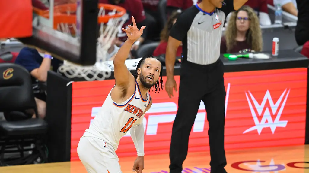 May-25-2026-Cleveland-Ohio-USA-New-York-Knicks-guard-Jalen-Brunson-11-reacts-in-the-third-quarter-against-the-Cleveland-Cavaliers-during-game-four-of-the-eastern-conference-finals-for-the-2026-NBA-playoffs-at-Rocket-Arena