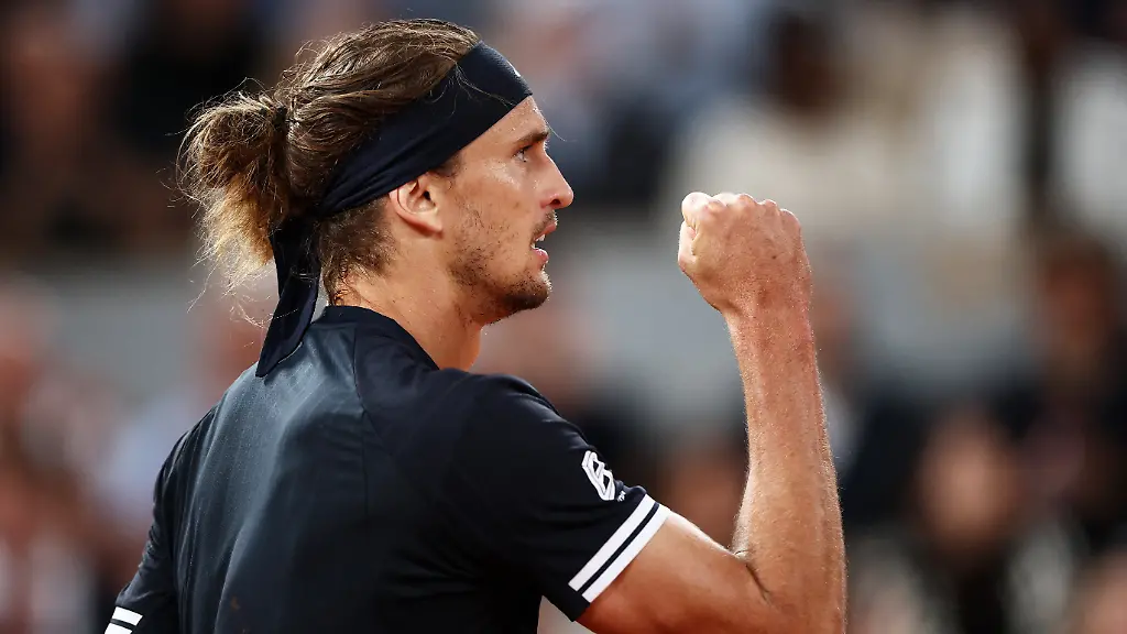 Tennis-French-Open-Roland-Garros-Paris-France-June-2-2026-Germany-s-Alexander-Zverev-reacts-during-his-quarter-final-match-against-Spain-s-Rafael-Jodar-REUTERS-Guglielmo-Mangiapane